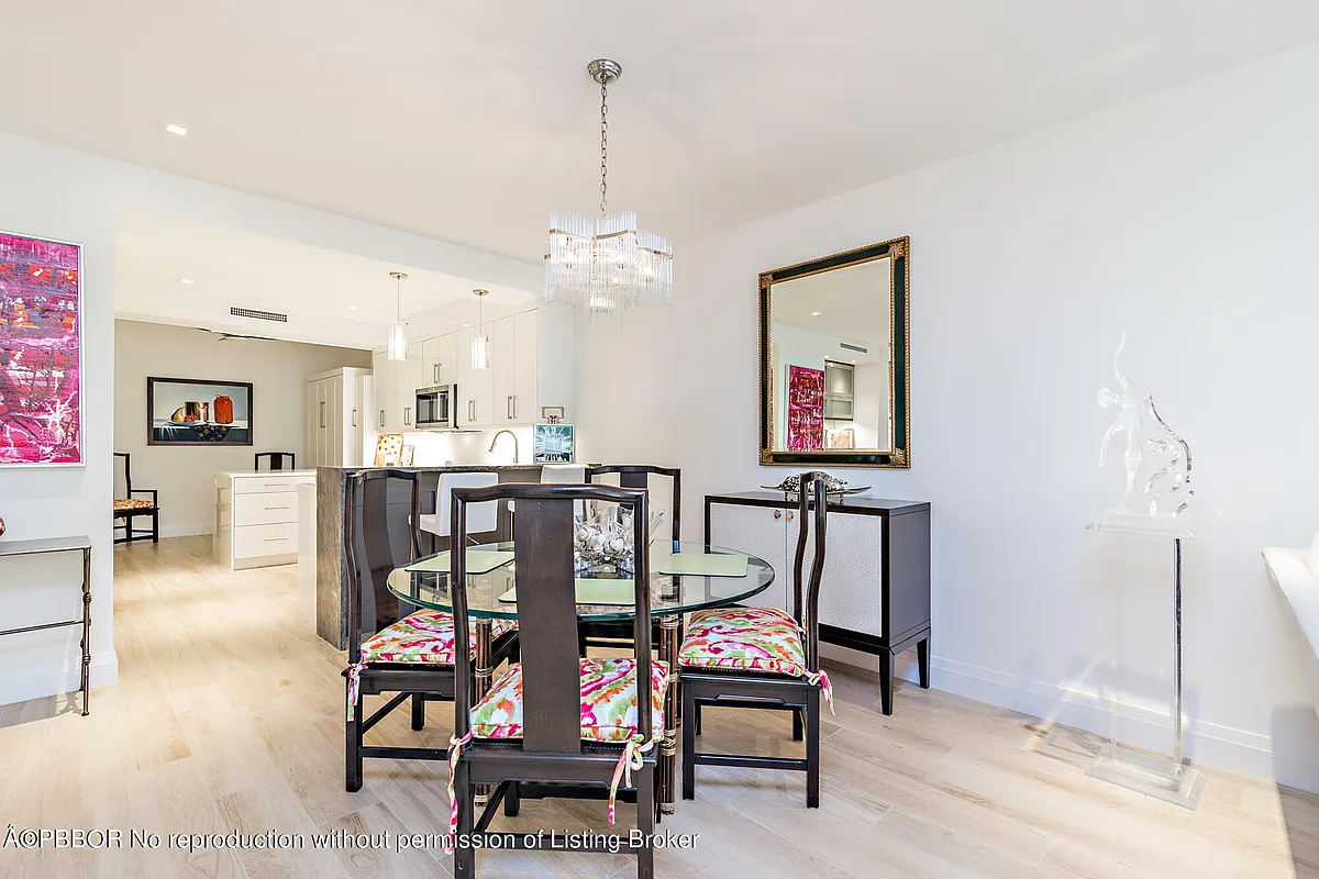 Building Photo - 330 S Ocean Blvd #32