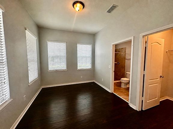 5th image of 373 Old Farm Ln