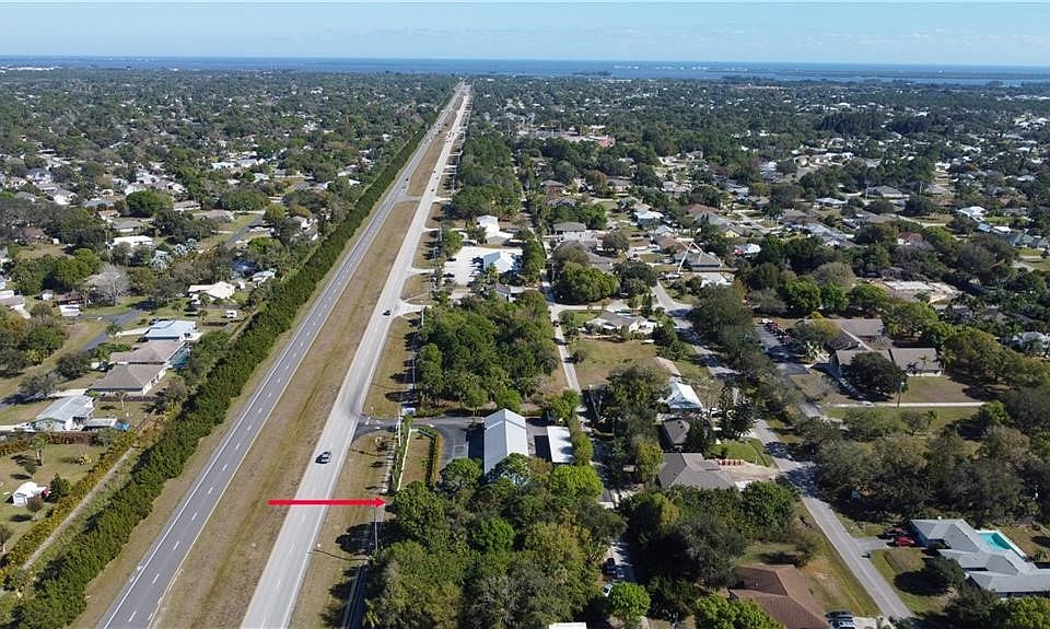 1st image of 925 Sebastian Blvd