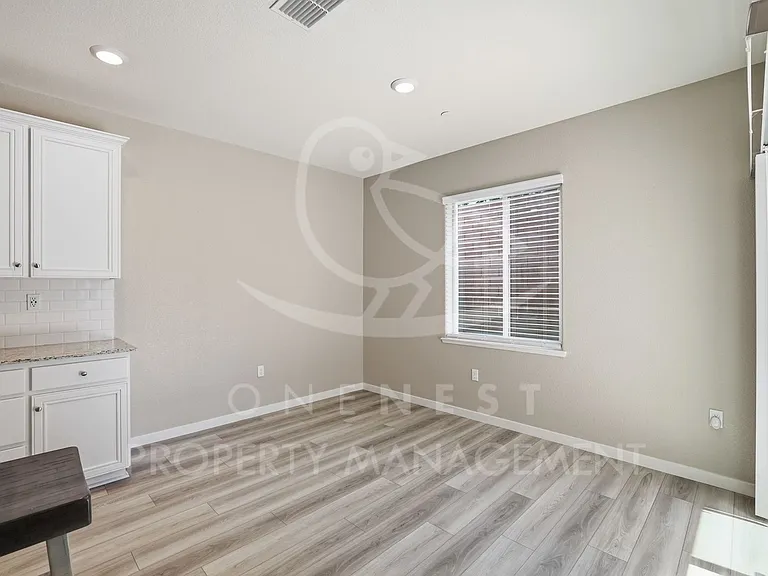 2279 Comstock Ln — Photo 11