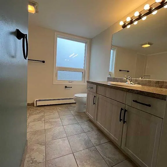 65 Temple Blvd W #208 — Photo 5