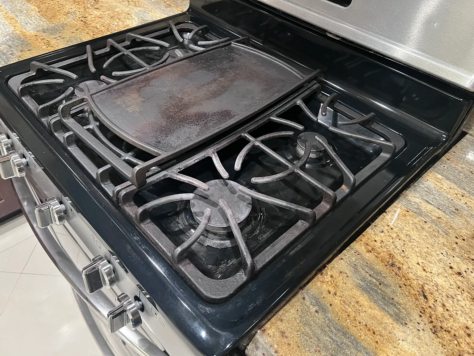 2 bed, 970 sqft, $2,750 — Photo 4