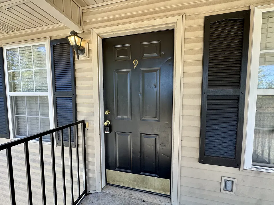 303 S Roland Rd #9