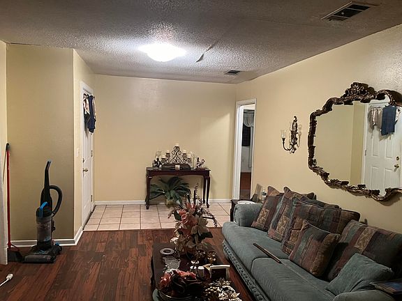 3rd image of 42 Carson Dr NE