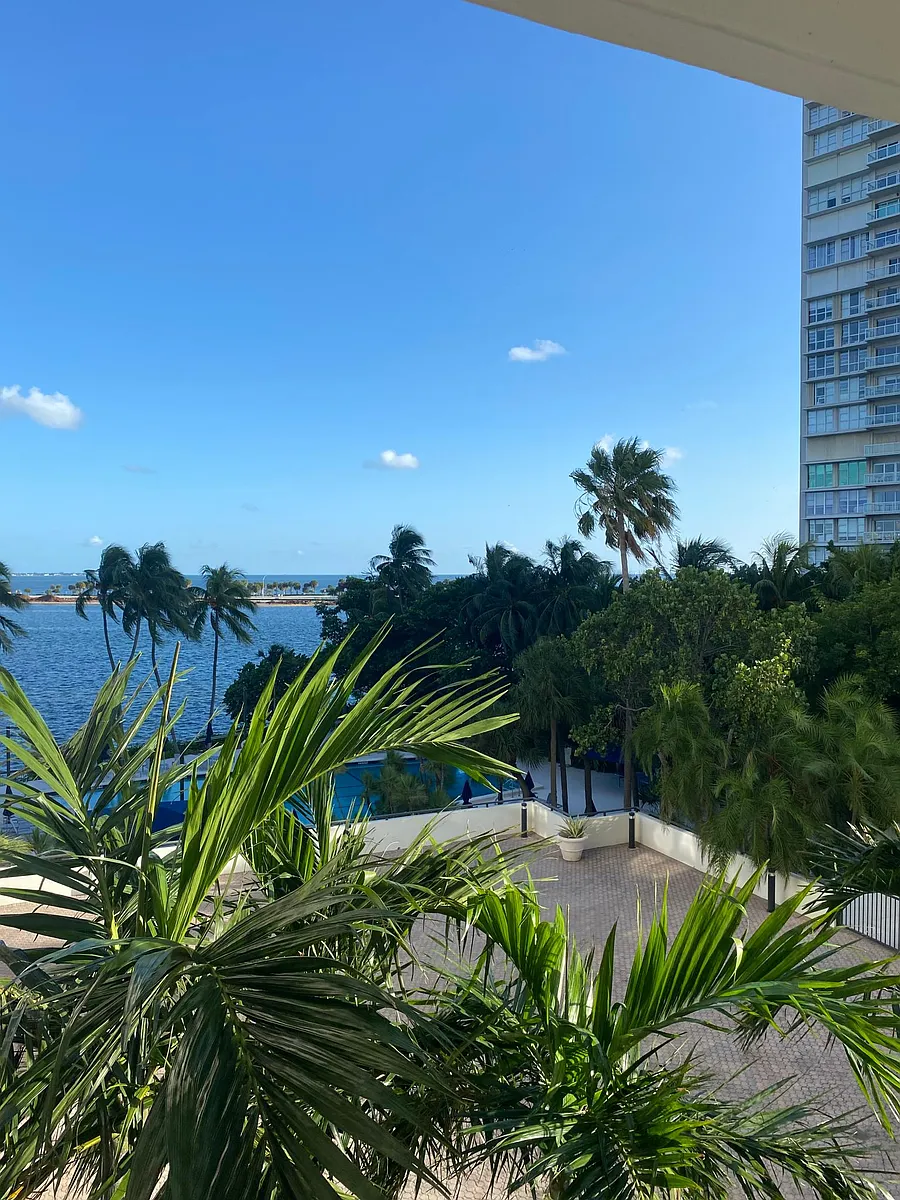 Building Photo - 2333 Brickell Ave #306