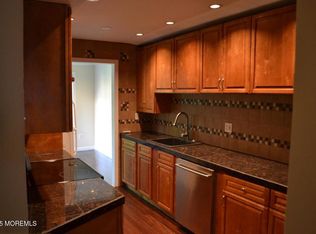 200 Portland Rd APT D-5, Highlands, NJ 07732