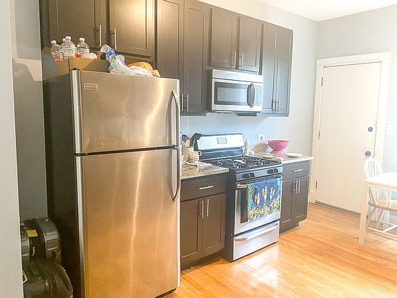 3rd image of 1407 W Addison St #1W