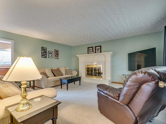 5th image of 5043 Country Dr