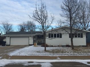 970 Senior Ave, Dickinson, ND 58601