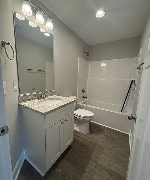 410 S Glover St — Photo 6