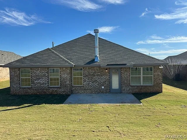 4 bed, 2.0 bath, 1655 sqft, $2,200 — Photo 2