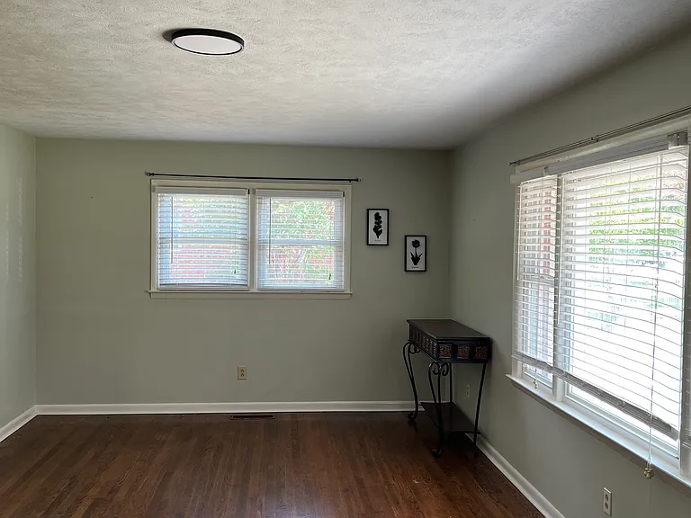 1605 Crest Dr — Photo 6