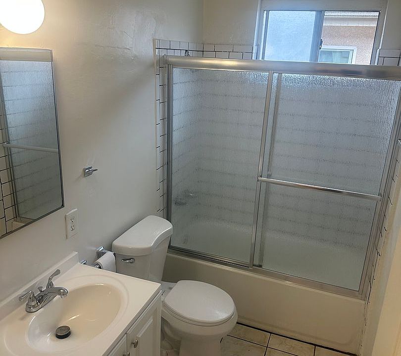 2nd image of 825-829 S Townsend St #12
