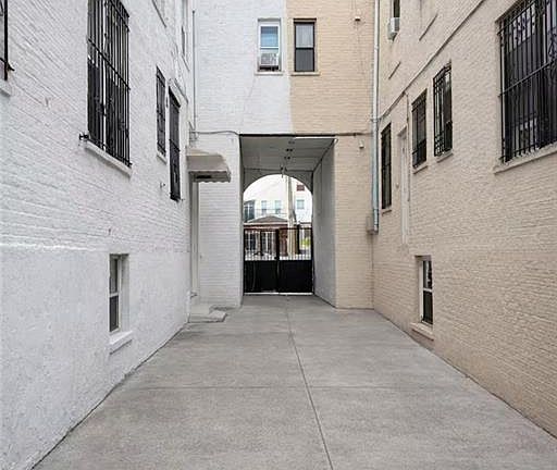 4th image of 3446 107th St