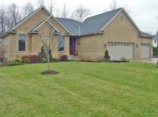 914 Meadowood Dr, Barberton, OH 44203