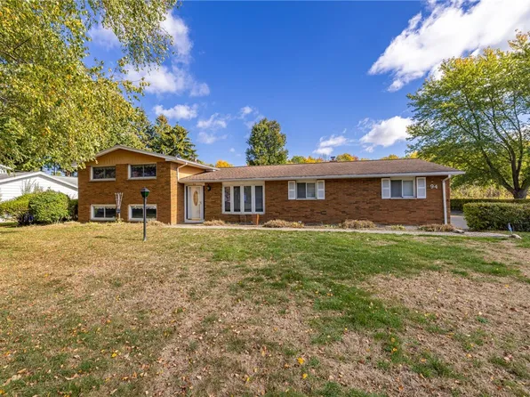 94 Blue Grass Ln, Rochester, NY 14626