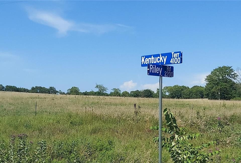 2nd image of 2255 Riley Rd