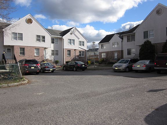 3rd image of 38 E 9th St