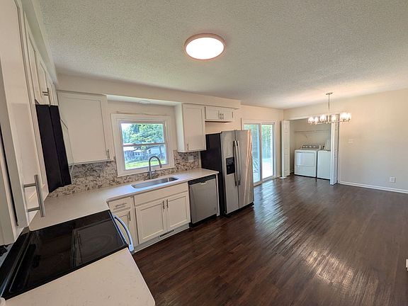 5th image of 809 Margaret Rd