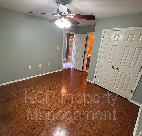 2109 Barrington Dr — Photo 15