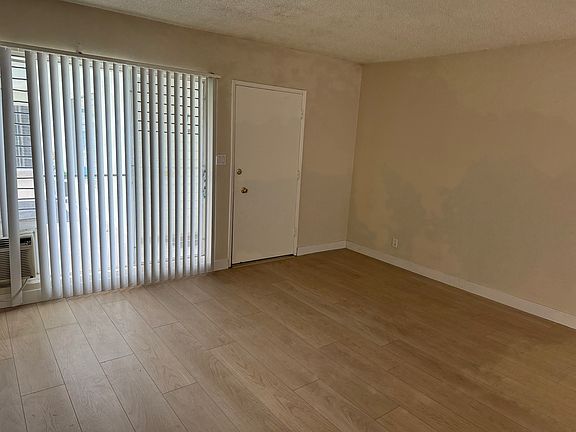 4th image of 4450 Murietta Ave APT 18