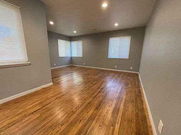 2nd image of 656 W Iowa Ave