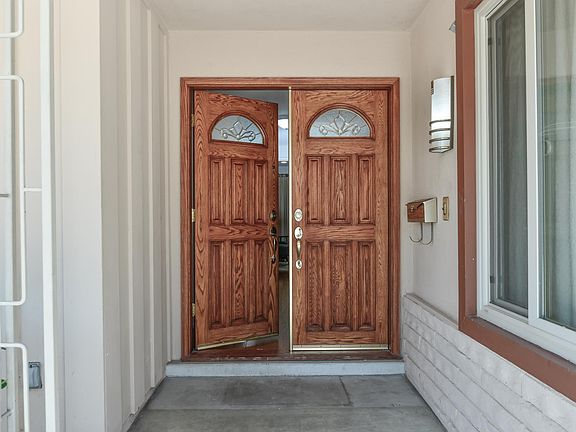 3rd image of 625 Fairmont Dr