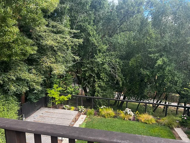 12 Graceland Dr — Photo 9