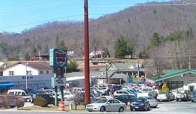 4th image of 606 W Us Hwy 19e Byp