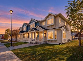 703 N Luxstone Sq SW #101, Airdrie, AB T4B 0A3