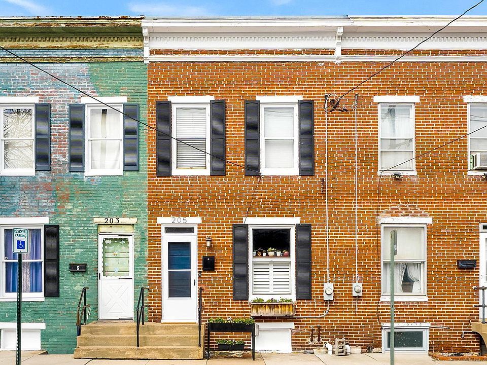 1st image of 205 E 4th St