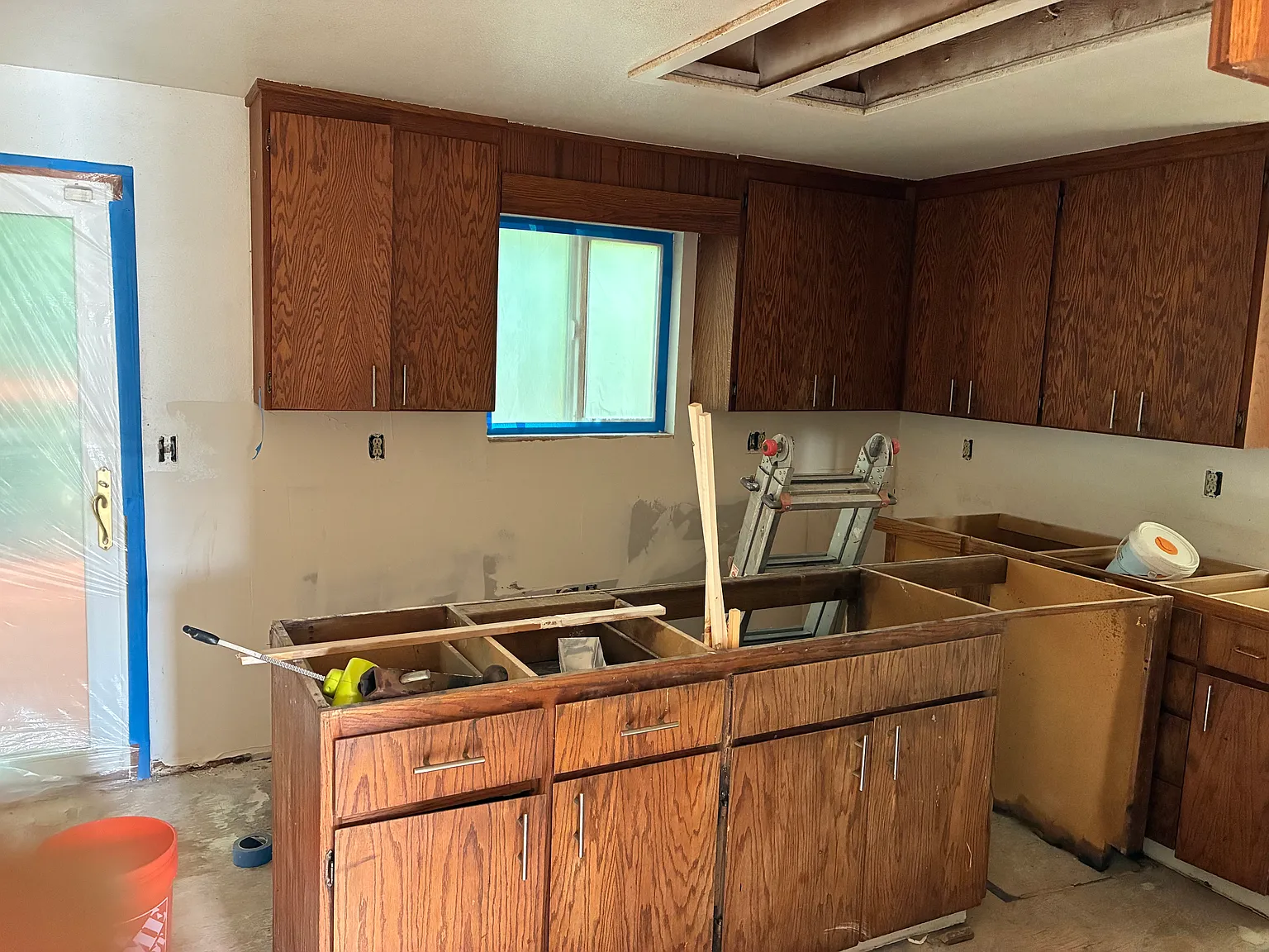 4 bed, 2.5 bath, 2200 sqft, $3,250 — Photo 4