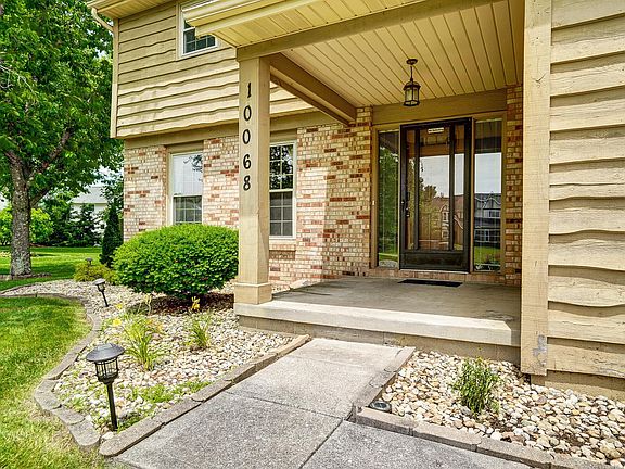 3rd image of 10068 Hounsdale Dr