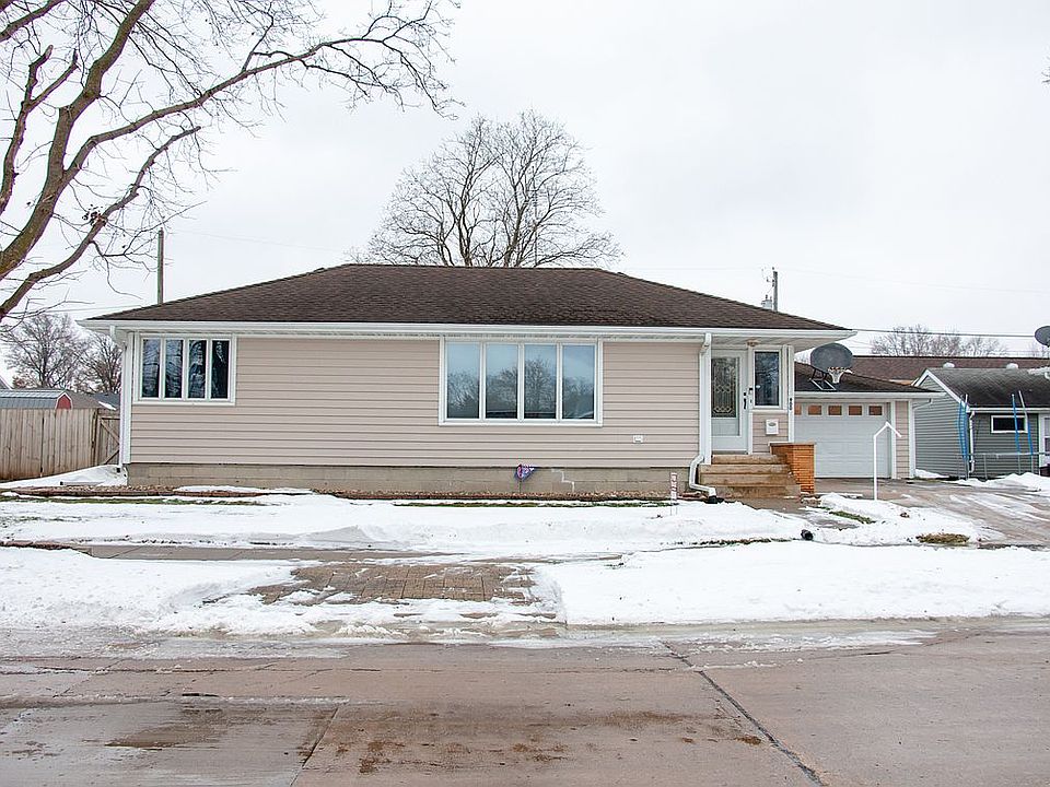 1st image of 900 8th St