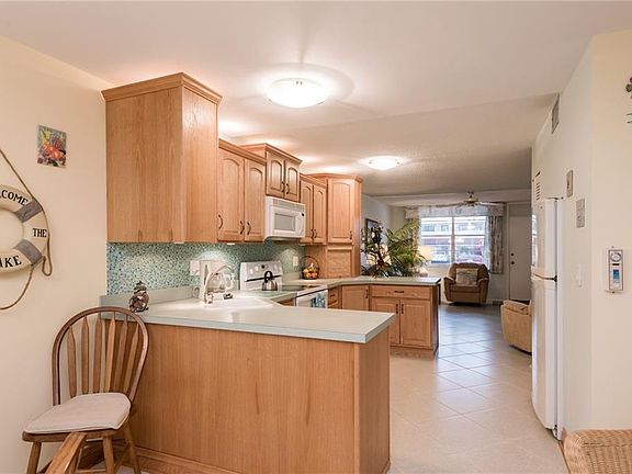 4th image of 5095 Bay St NE APT 112