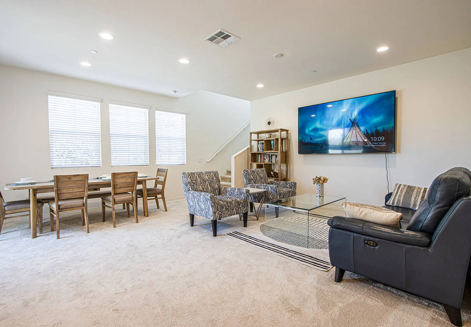 4 bed, 2237 sqft, $6,800 — Photo 2