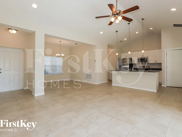 1620 Patio Ter — Photo 3