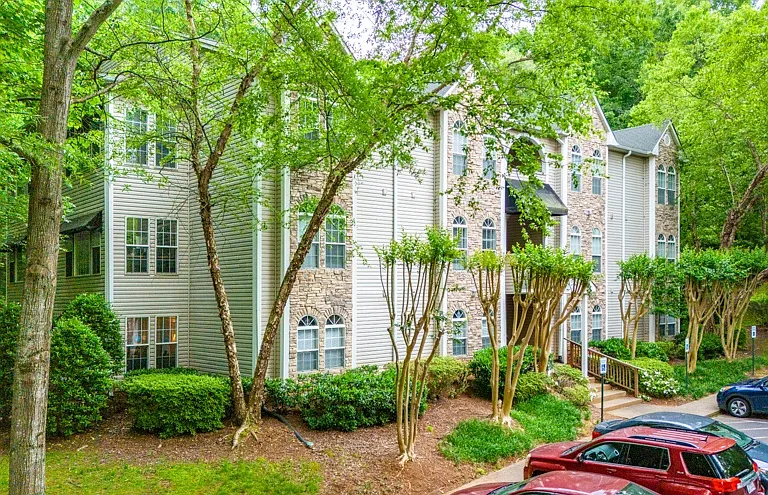 Waterford Place Apartment Homes — Photo 32