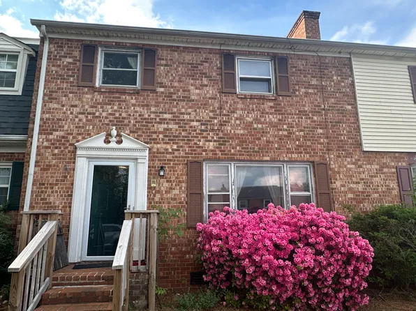 139 Holmes Cir, Lynchburg, VA 24501