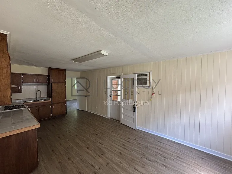 3148 Sylvester Dr — Photo 5
