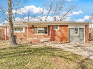 945 S Drury Ln, Wichita, KS 67207