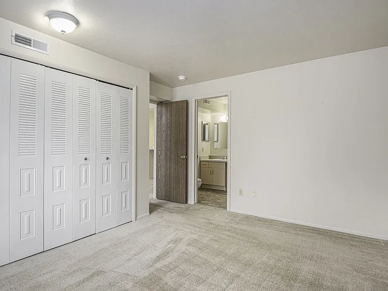 Indian Lakes Apartments — Photo 97