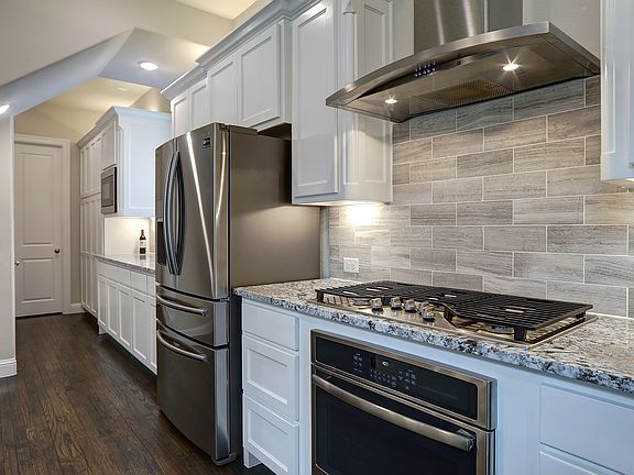4th image of 3853 Wellesley Ave