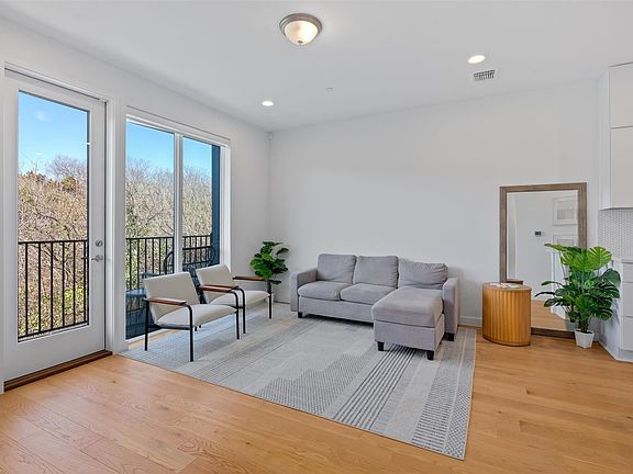 4th image of 6020 Springdale Rd Unit 10
