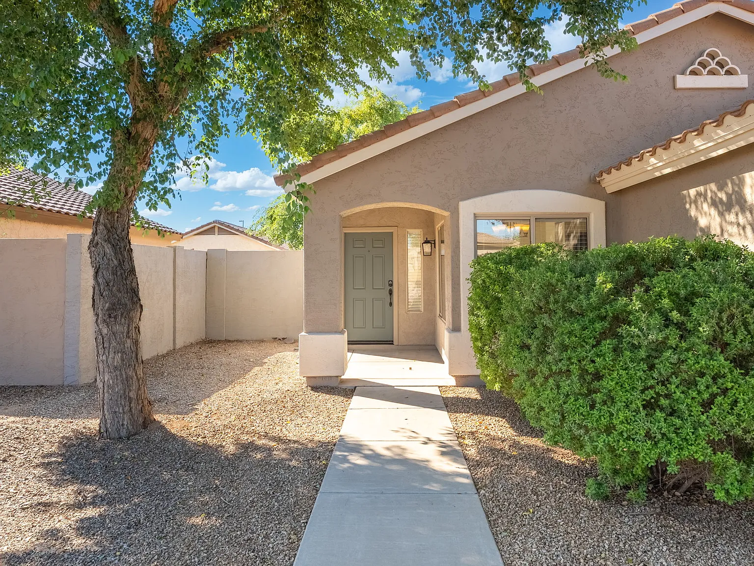 3 bed, 1358 sqft, $2,500 — Photo 3