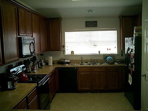 3rd image of 217 Cliffbrook Dr