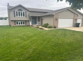 6713 Silver Cloud Dr, Portage, IN 46368