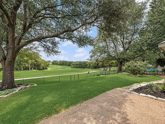 2nd image of 5402 N Briar Ridge Cir