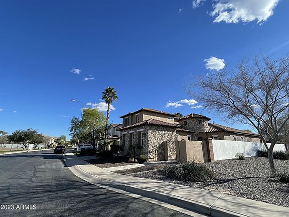 5th image of 2057 E Desert Broom Dr