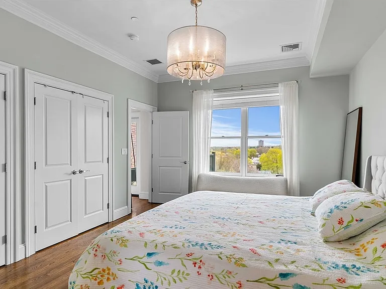 1471 Beacon St #Penthouse 10 — Photo 18
